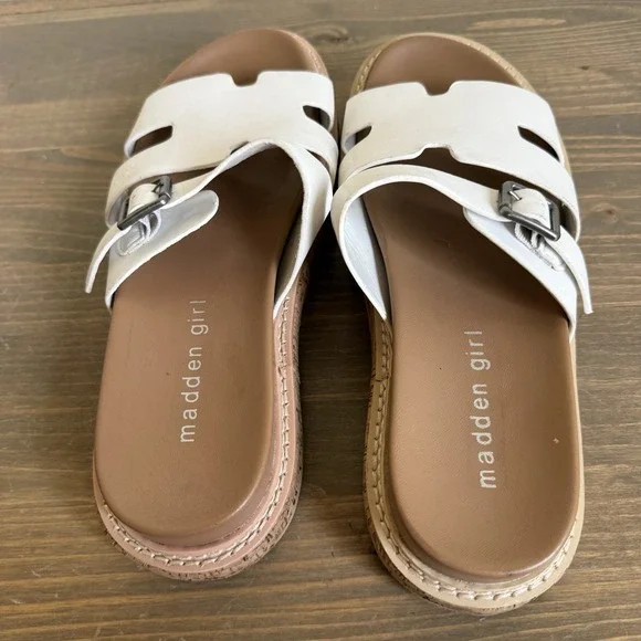 Madden Girl Womens‎ 8M White Favor Slip On Slides Sandals Comfort Shoes Summer - Picture 7 of 9